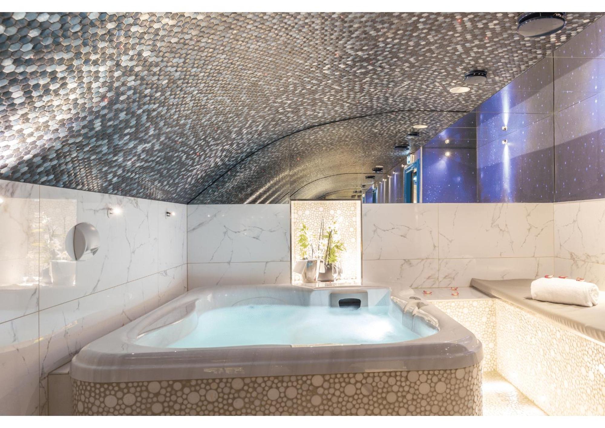 Secret De Paris - Hotel & Spa (Adults Only) Bagian luar foto